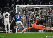 开云下载-关于切尔西遭遇主场失利，球队争四形势堪忧的信息