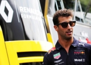 开云官网-雷诺车队鏖战阿斯顿马丁，佩雷兹刷新纪录的简单介绍