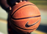 开云体育在线-德里赫特关键节点连续得分，曼联对阵罗马的战术转折点