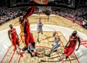 开云体育官网-东决关键战之夜，莱奥全程高能输出，一人扛起球队，书写传奇篇章