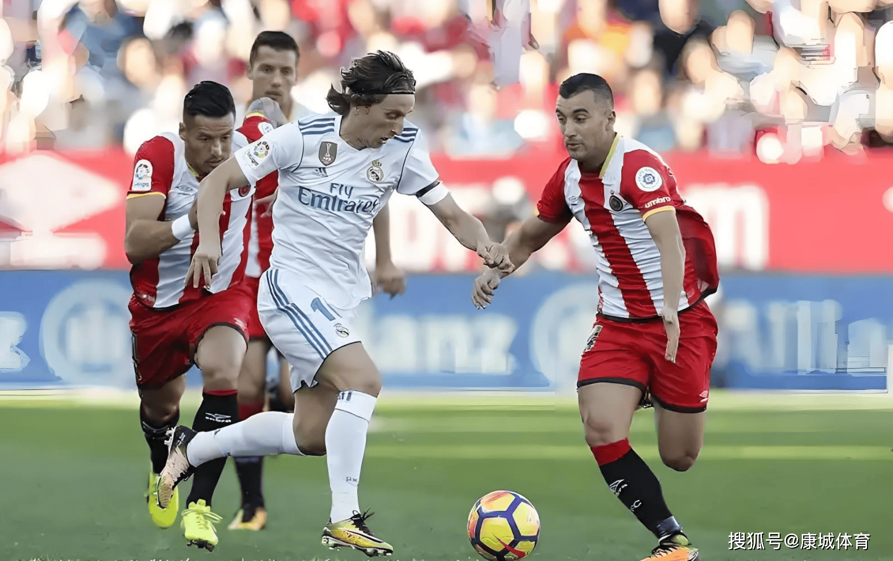 萨尔茨堡取得惊人的胜利，晋级8强