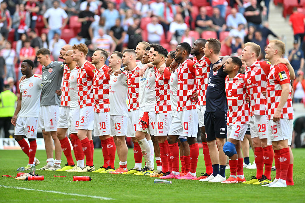 美因茨球队在比赛中显现全面实力,获胜 美因茨球队在比赛中显现全面实力,获胜