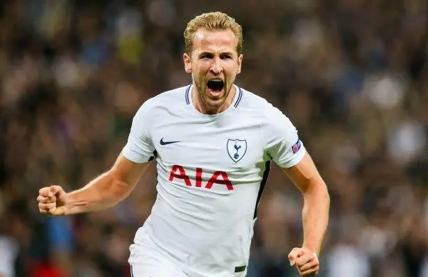 包含热刺客场逆转谢菲联，继续保持领先的词条