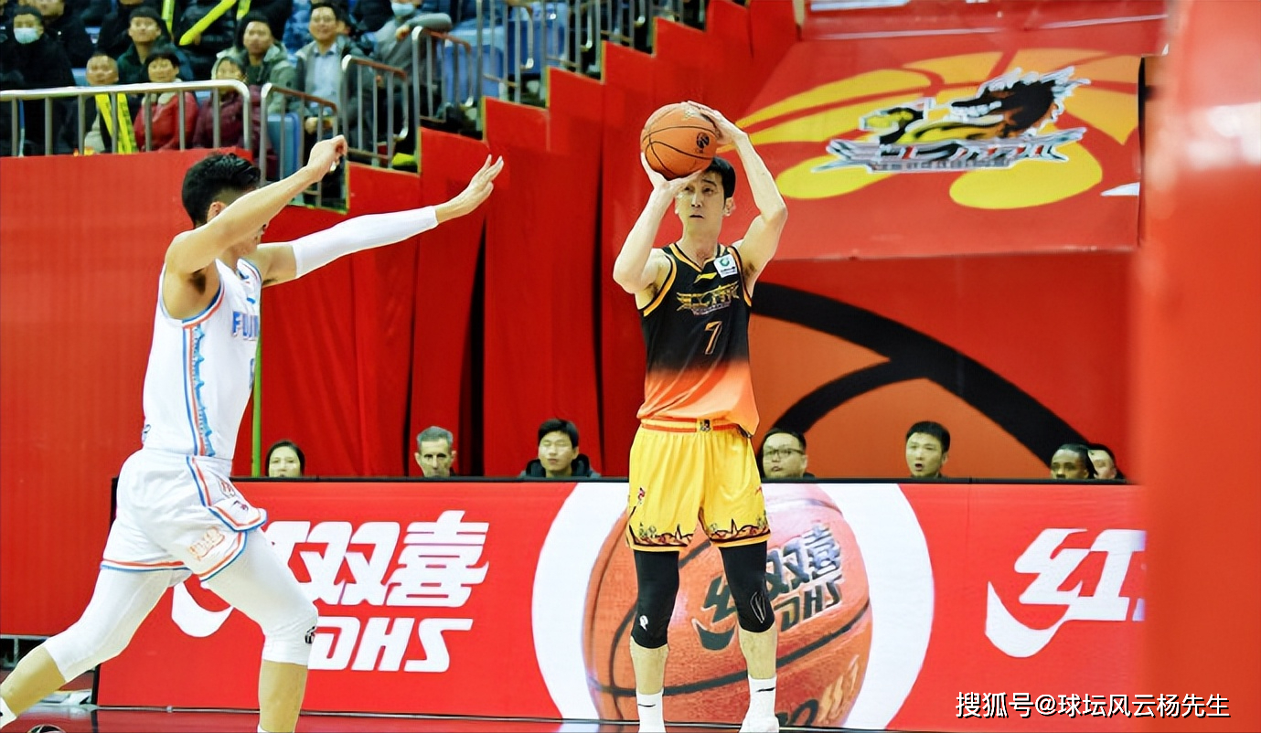 江苏男篮成功战胜对手，斗志昂扬