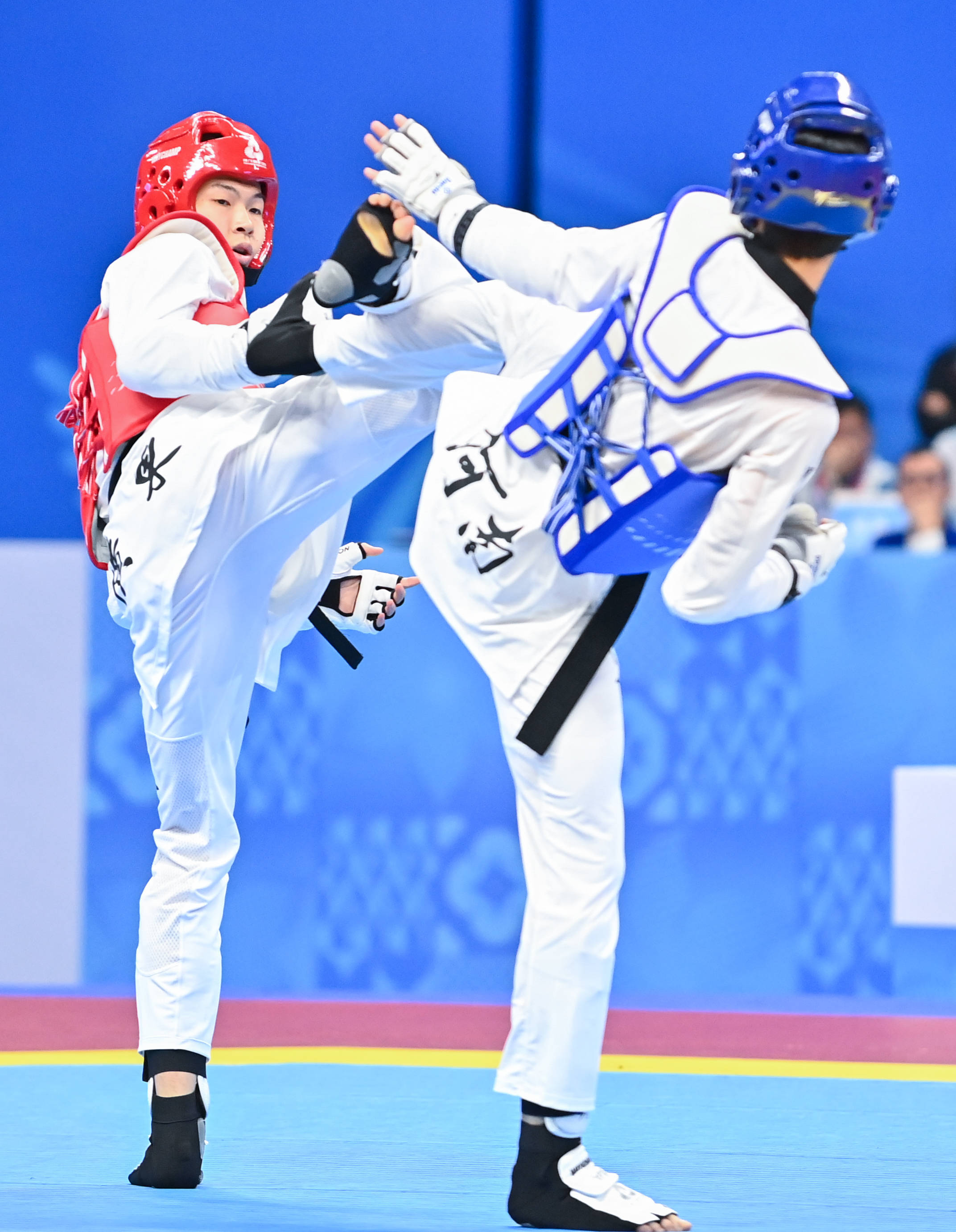 黎巴嫩选手在跆拳道比赛中夺冠