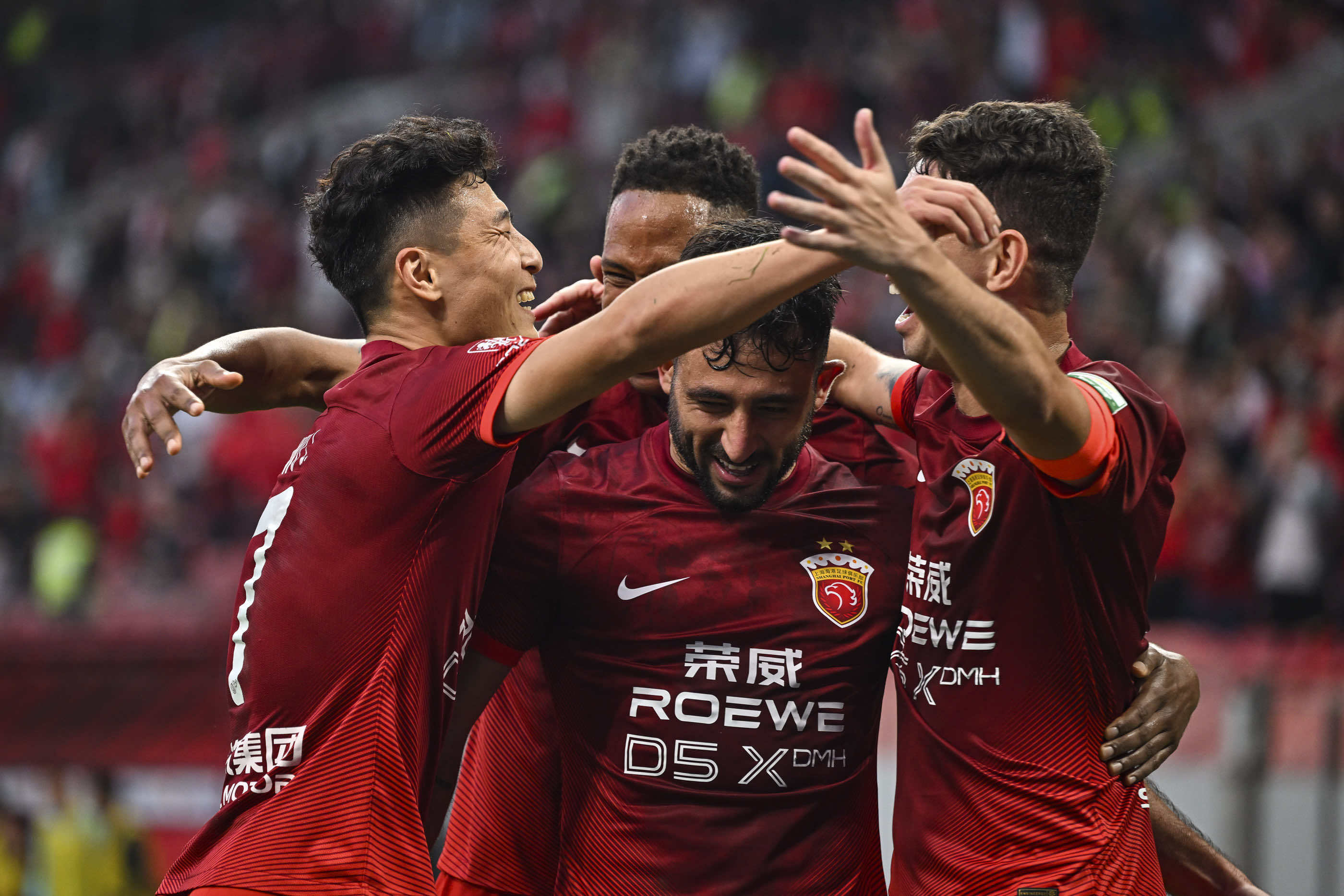 中超赛事激动人心，球队胜负正面对决