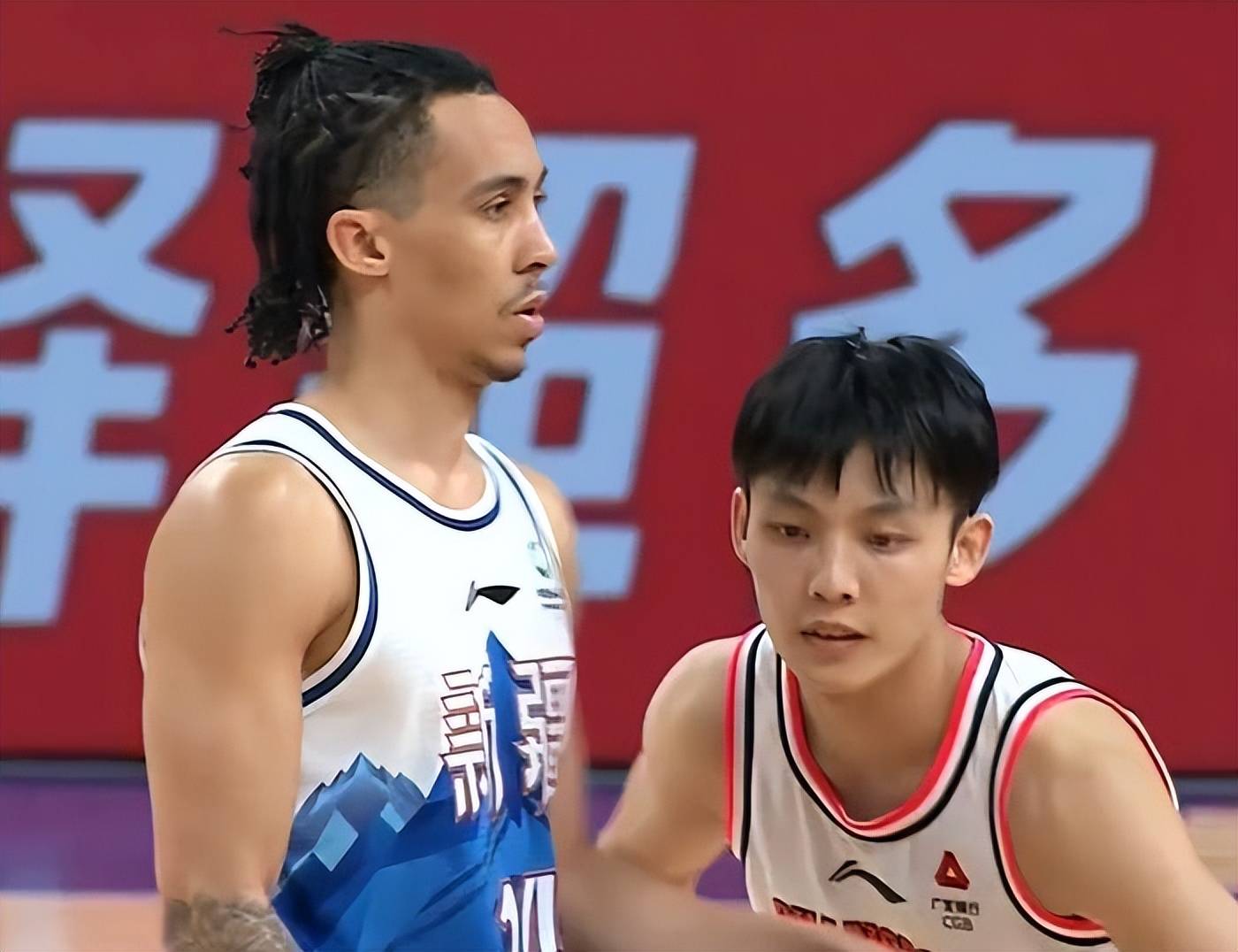 重要比赛中出击的勇士锋线迎击挑战，全场压制圈定胜局！的简单介绍