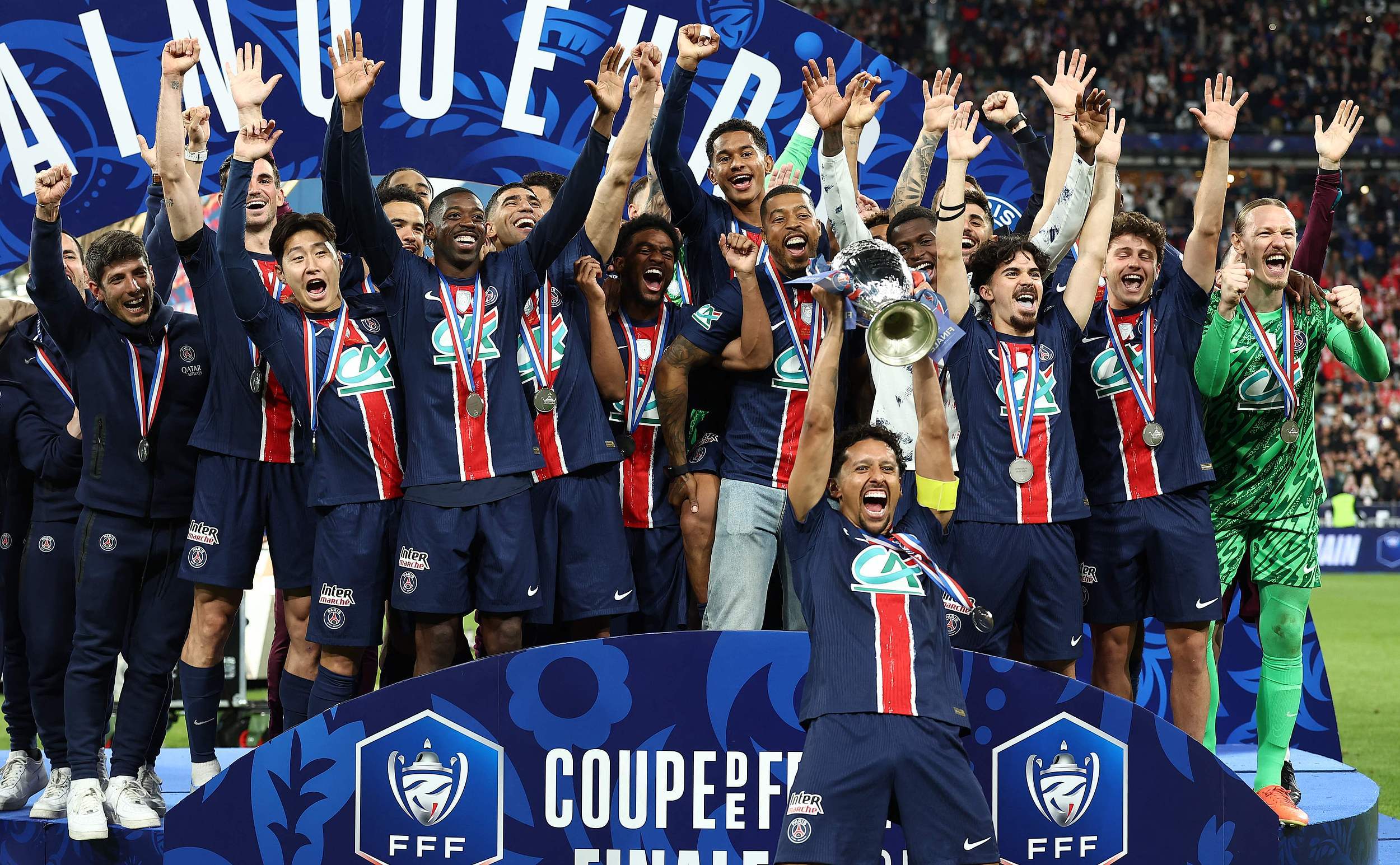 巴黎圣日耳曼大胜领跑法国联赛积分榜的简单介绍