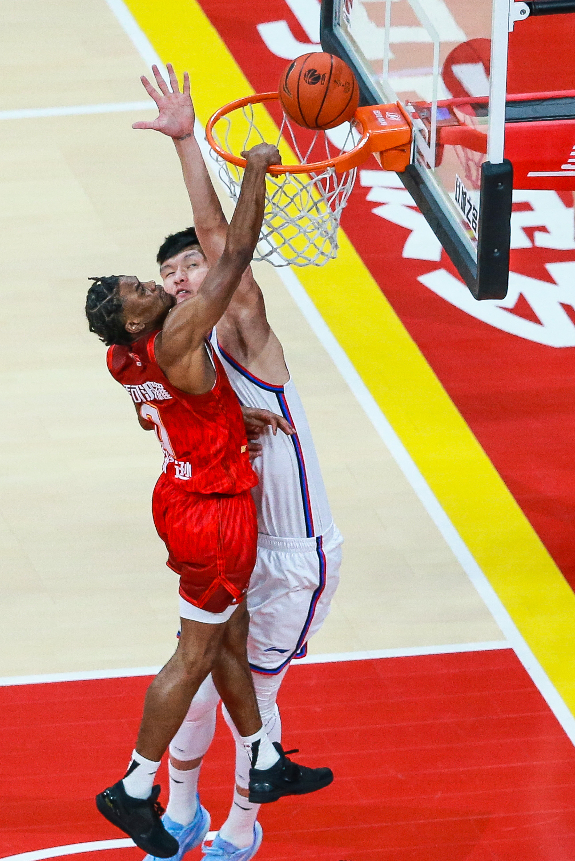 篮球比赛即将展开，各国球队积极备战