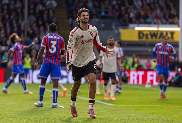 水晶宫主场大胜伯恩利，球队冲击欧战资格