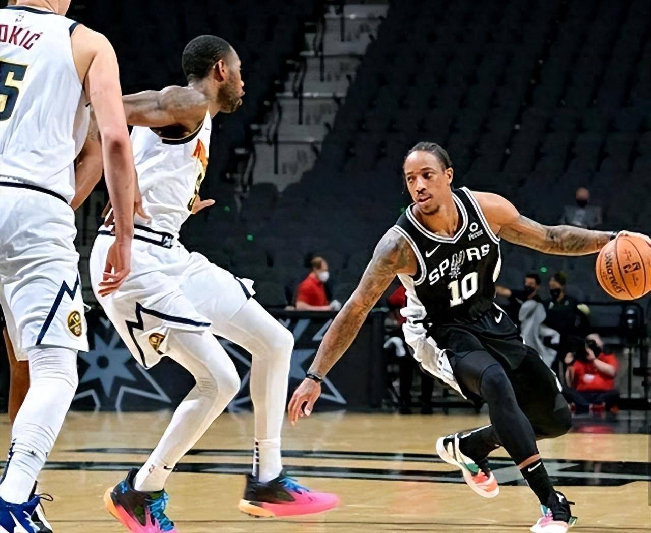 马刺队阵容大变动，晋级系列赛面目全非的简单介绍