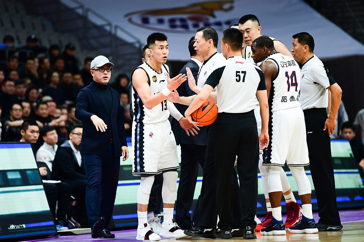 马刺队阵容大变动，晋级系列赛面目全非的简单介绍