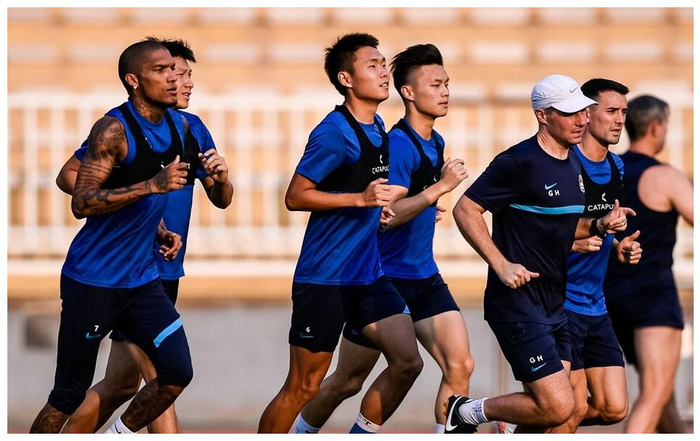 包含稳扎稳打：美国游泳队频现高光时刻的词条