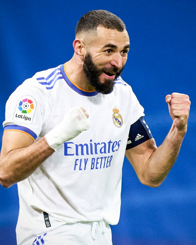 摩洛哥逆转丹麦，本泽马送出助攻