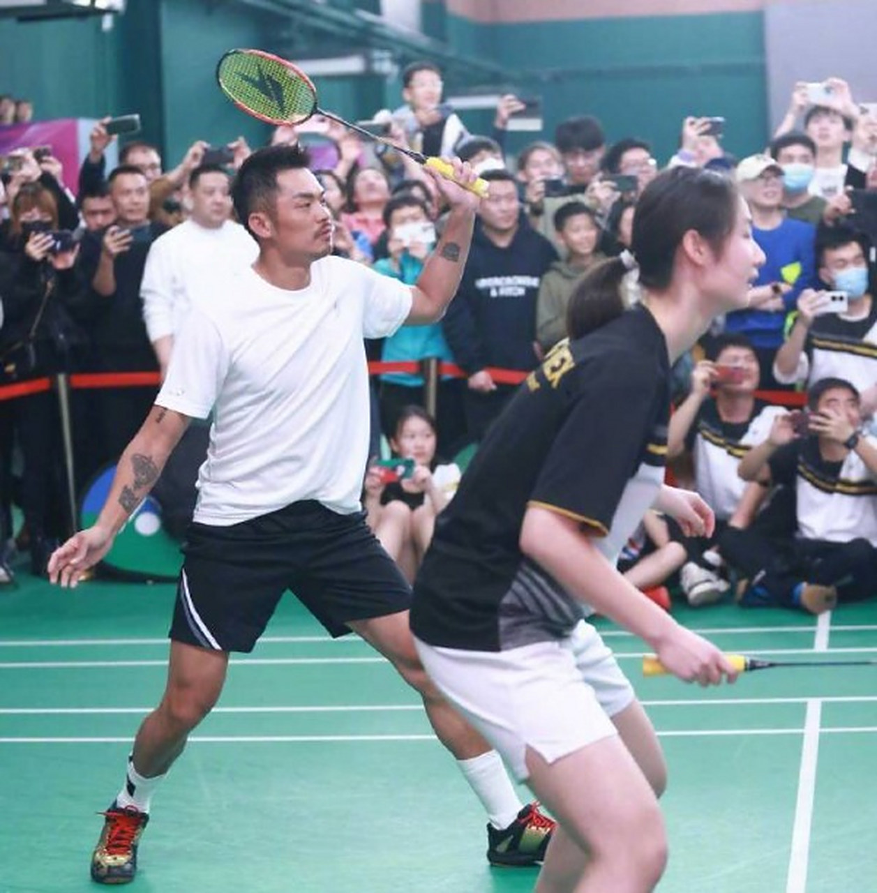 关于韩国羽毛球队绝杀英格兰羽毛球队，林丹关键制胜的信息