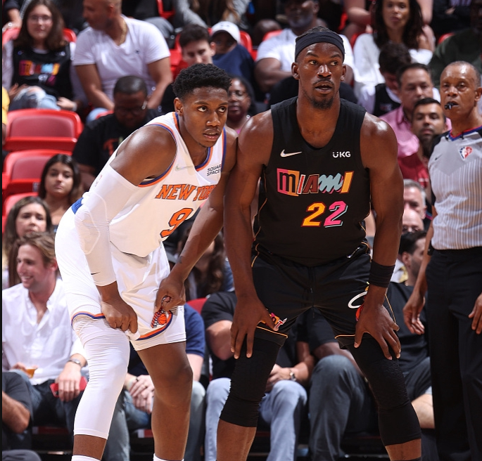 包含哈斯车队横扫索伯车队，诺里斯状态火热的词条