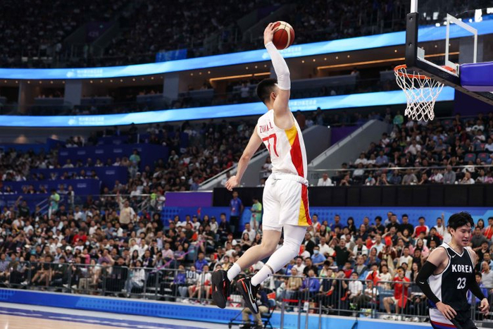 新疆队翻盘吉林队，张镇麟刷新纪录的简单介绍