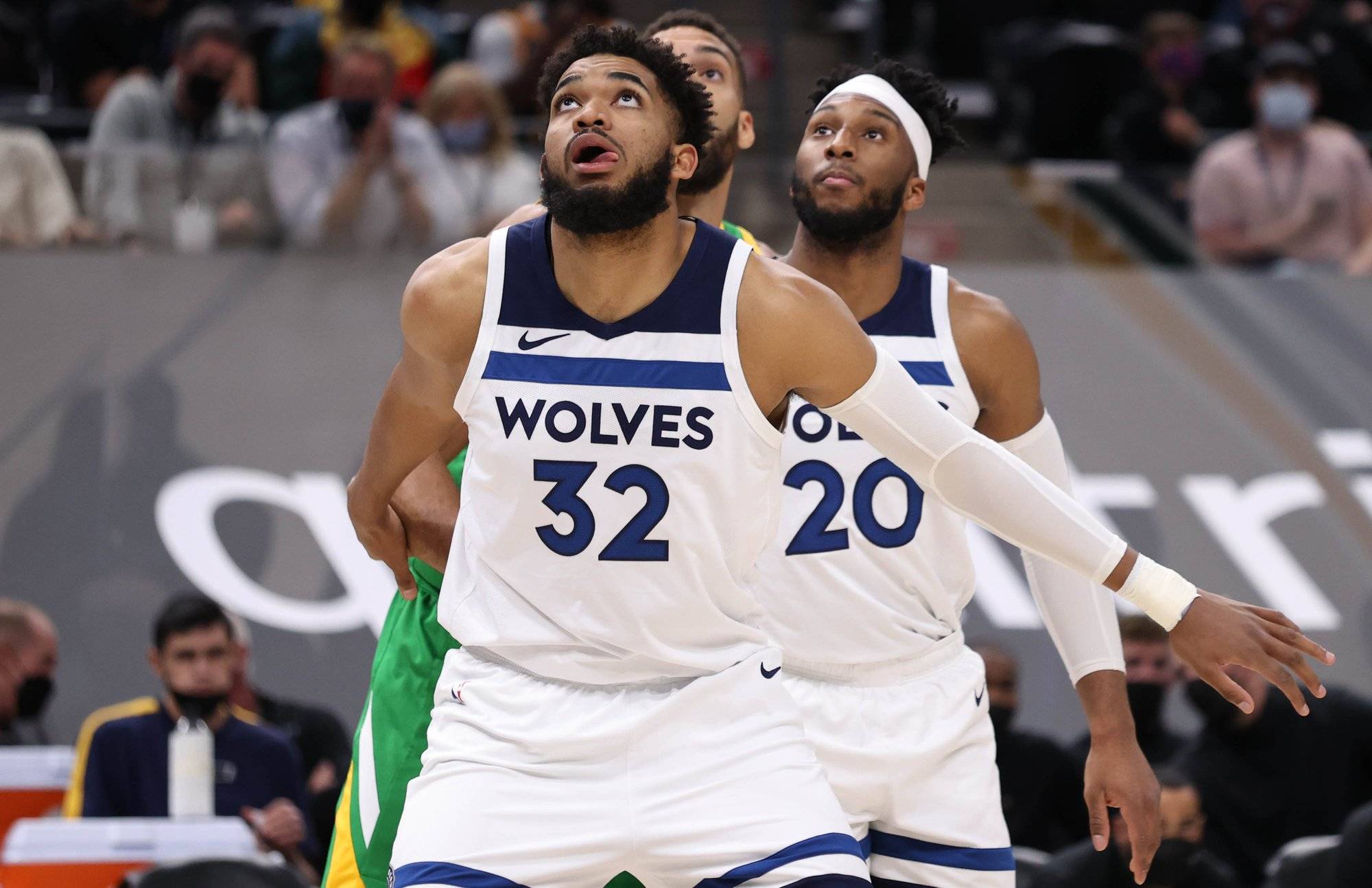 天津队横扫爵士，克莱高光表现