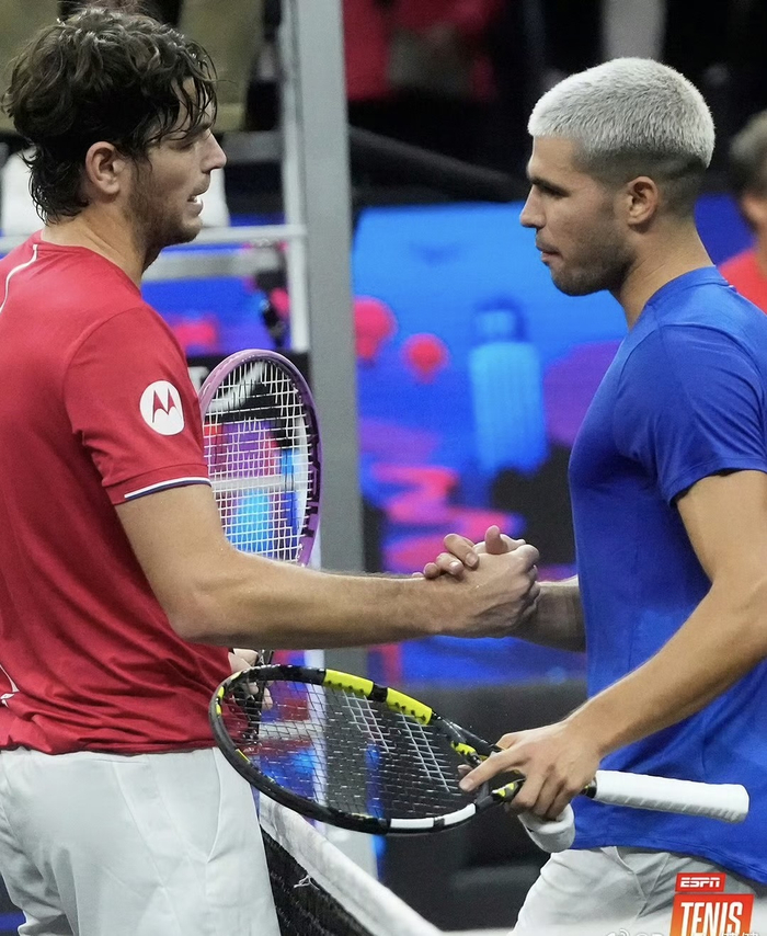 包含戴维斯杯横扫拉沃尔杯，阿尔卡拉斯高光表现的词条