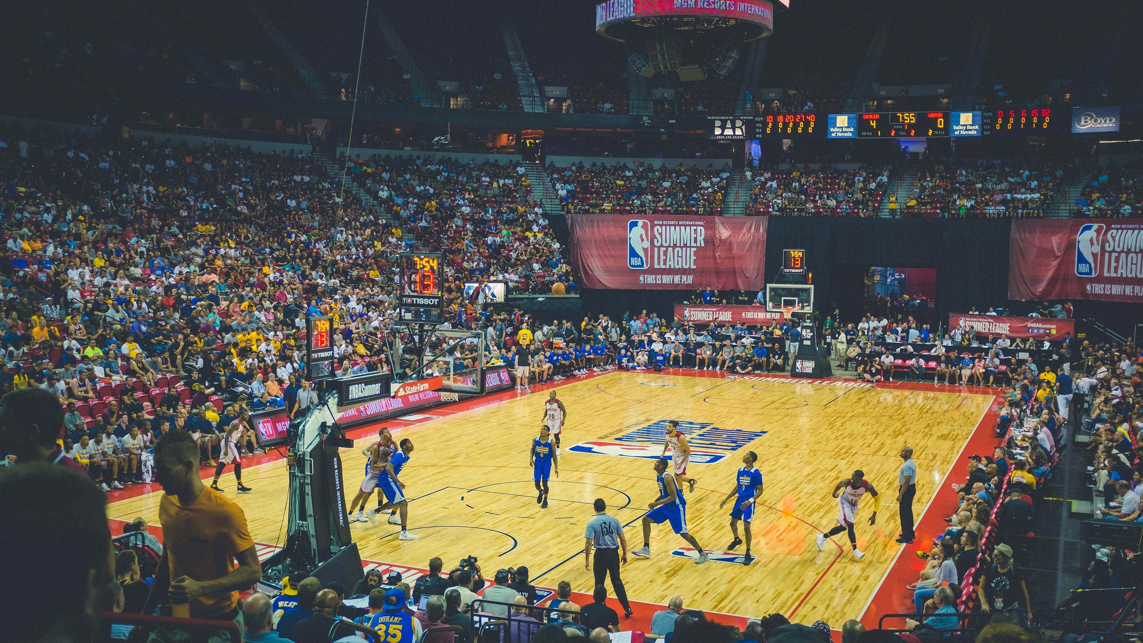 跨越赛场的统治力,从辽宁的团队压制到哈登的个人接管