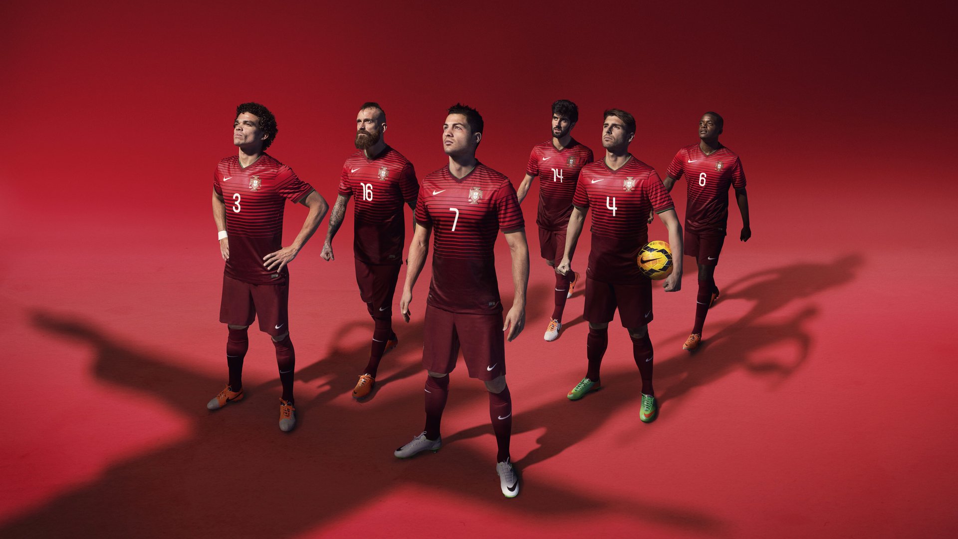 鏖战与担当，从绿茵场到乒乓台的双重奏—奥地利队死磕葡萄牙，樊振东扛起全队前行